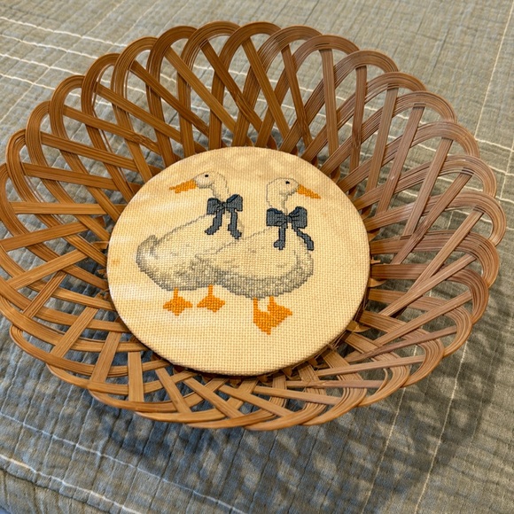 Vintage basket weave duck with blue ribbon. - Picture 1 of 7